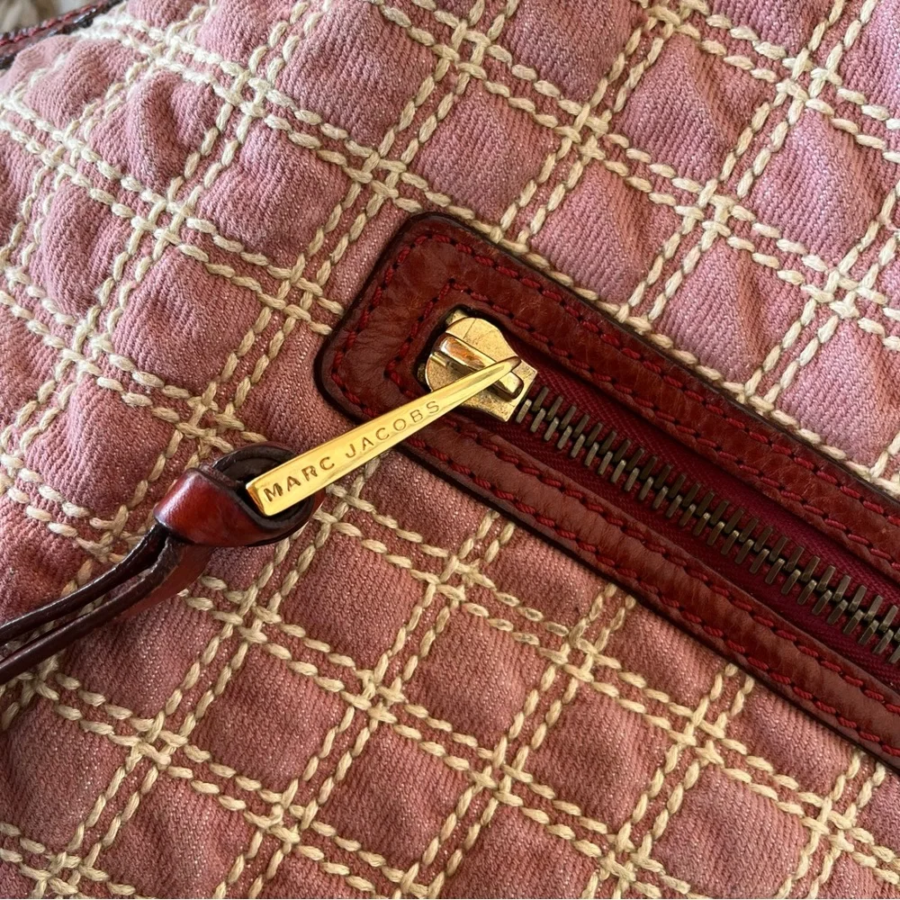 MARC JACOBS Banana Pink Denim Quilted Gold Chain Hobo Bag - Picture 6 of 15